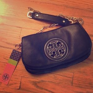 ** New!!!!! Tory Burch Amanda Logo Flap Clutch **